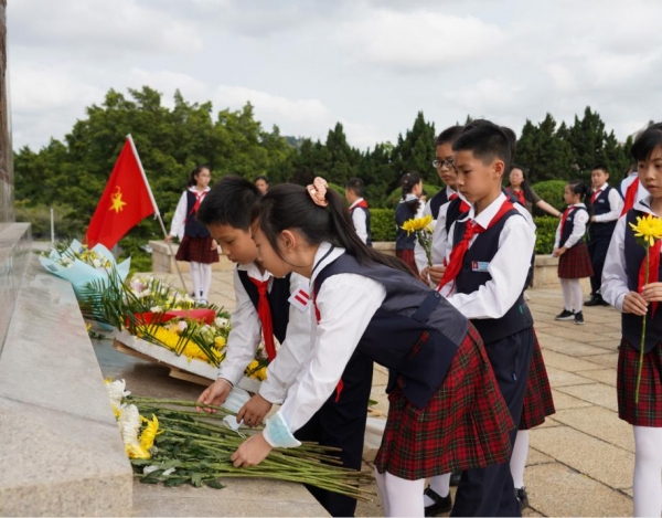 清明節(jié)，南山學(xué)子追思英烈，弘揚(yáng)民族精神
